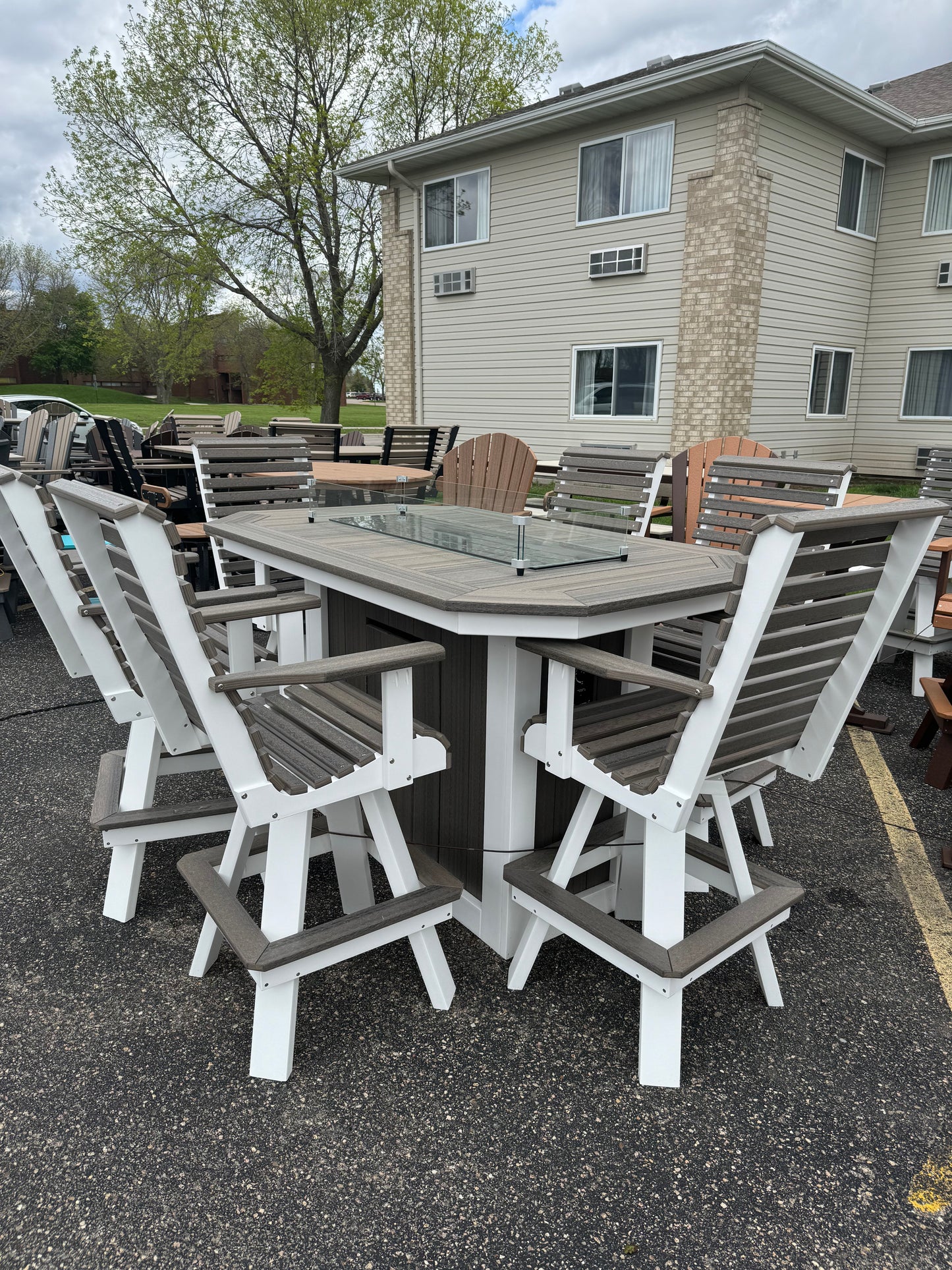 6' Fire Table with 6 Rollback Swivel Bar Chairs in White and Coastal Gray